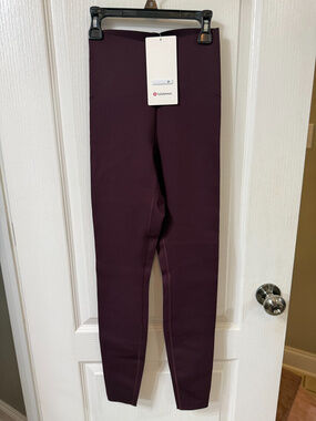 lululemon Women's Glow Up SHR Tight 28" Burgundy Size 4